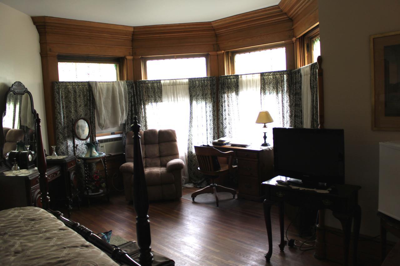 Victorian Charm Inn Towanda Bagian luar foto