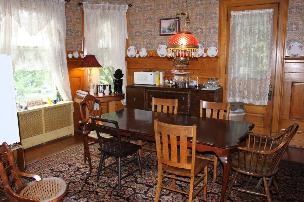 Victorian Charm Inn Towanda Bagian luar foto