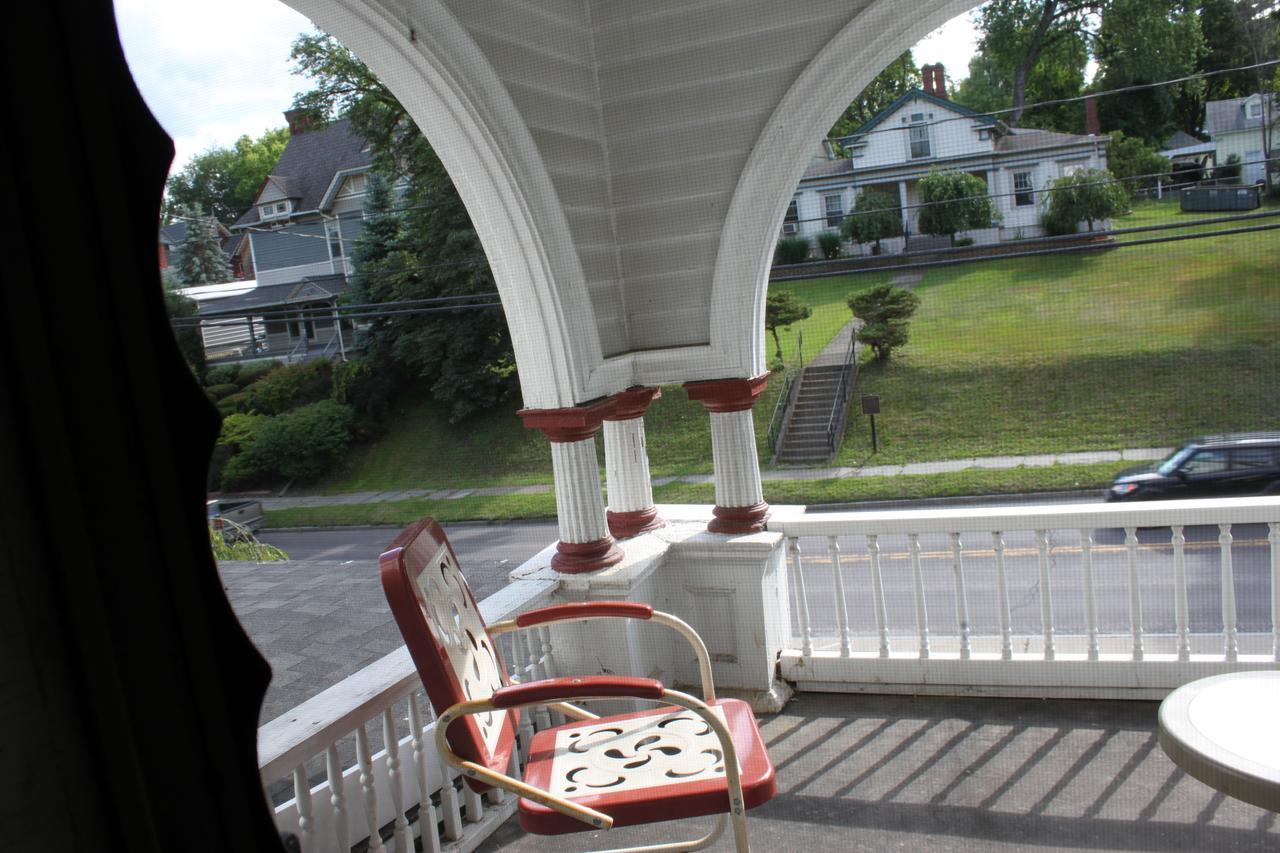 Victorian Charm Inn Towanda Bagian luar foto