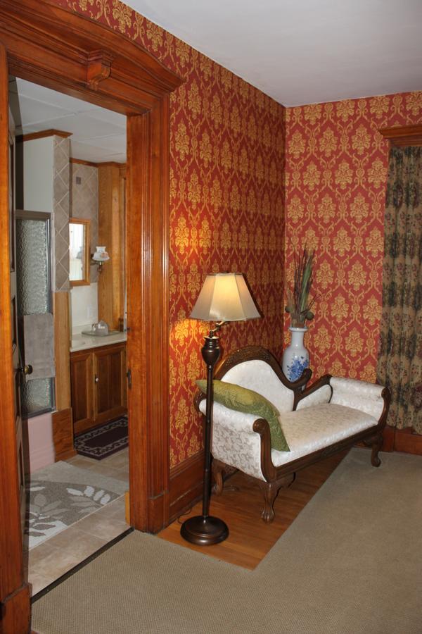 Victorian Charm Inn Towanda Bagian luar foto