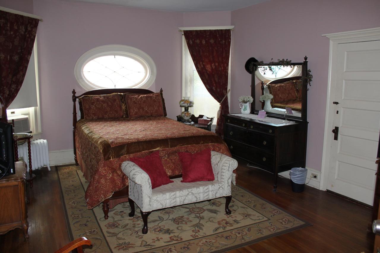 Victorian Charm Inn Towanda Bagian luar foto