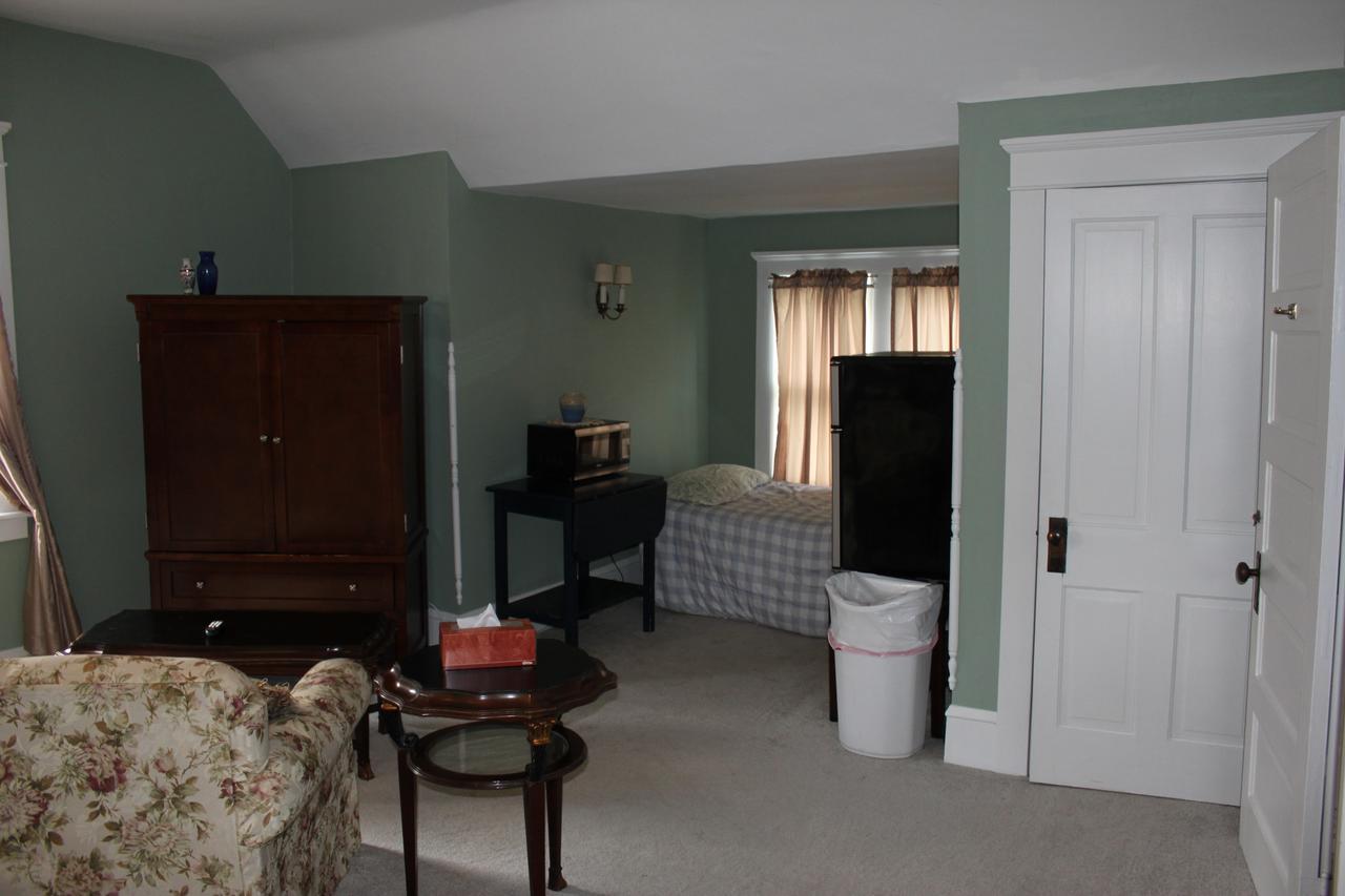 Victorian Charm Inn Towanda Bagian luar foto
