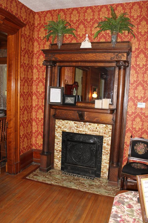 Victorian Charm Inn Towanda Bagian luar foto