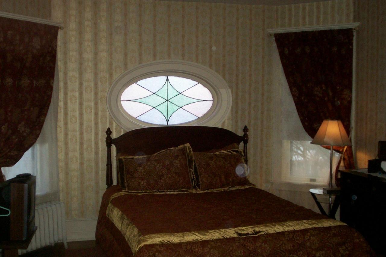 Victorian Charm Inn Towanda Bagian luar foto