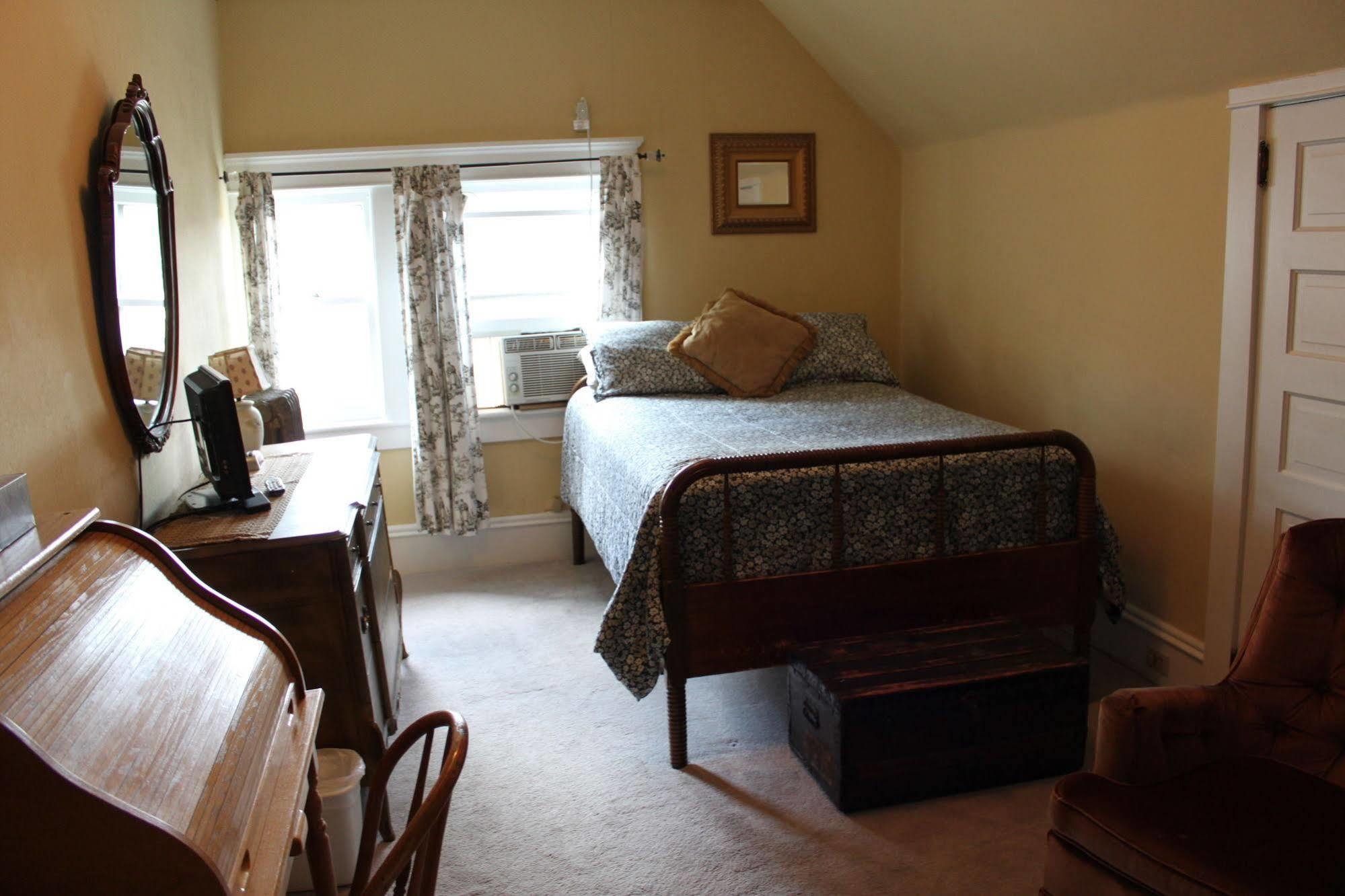 Victorian Charm Inn Towanda Bagian luar foto