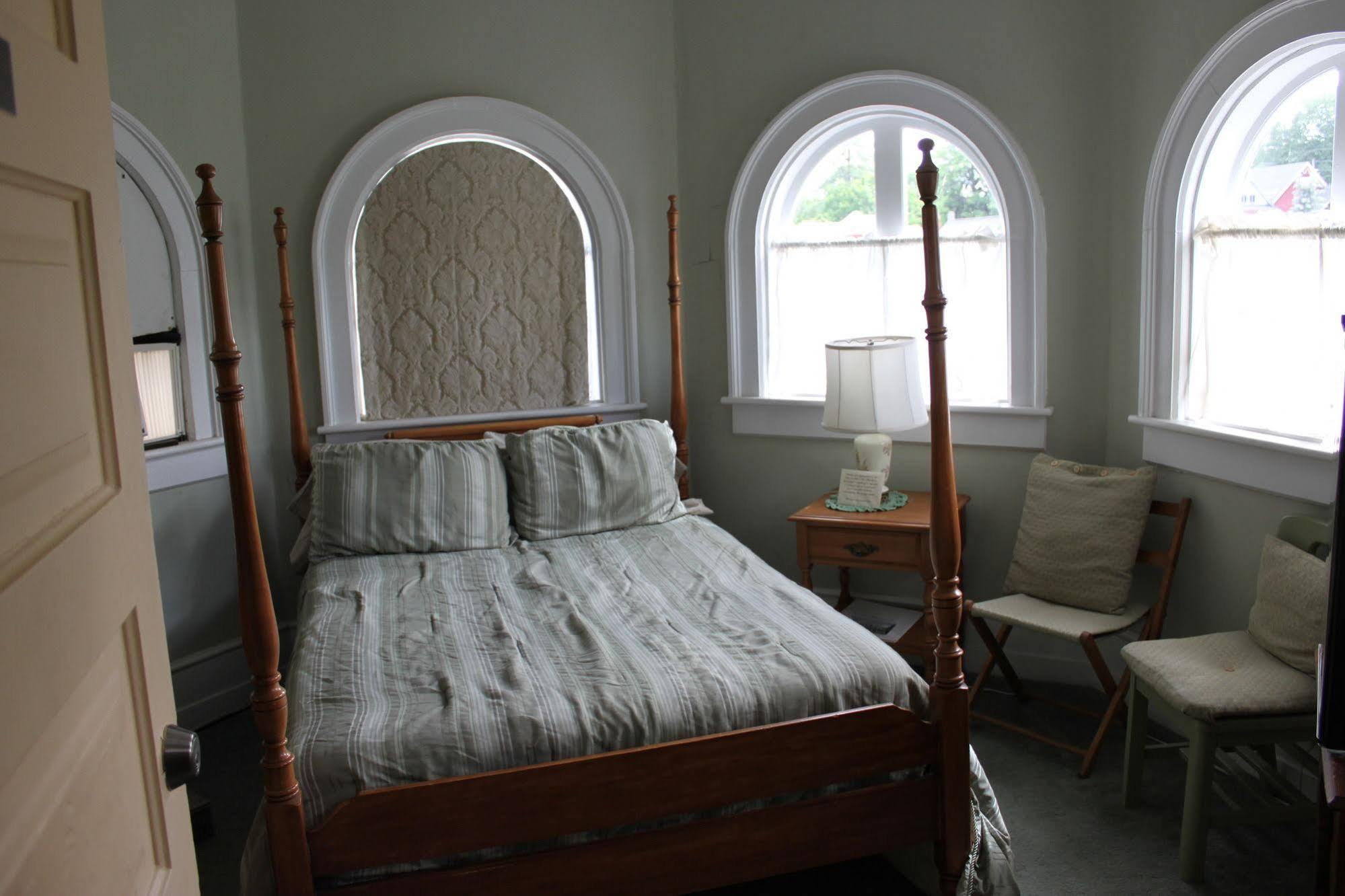 Victorian Charm Inn Towanda Bagian luar foto