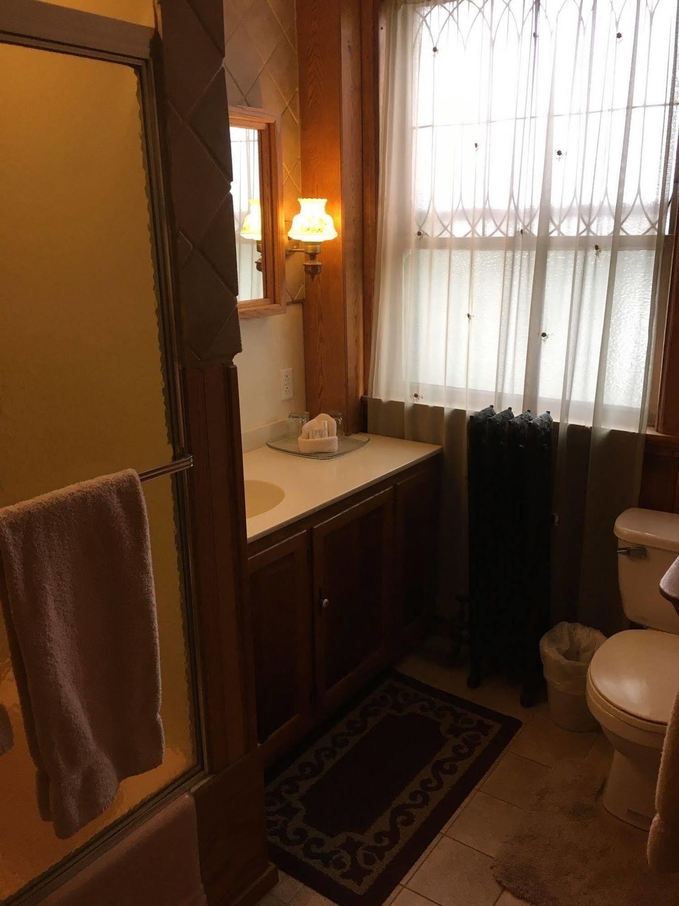 Victorian Charm Inn Towanda Bagian luar foto